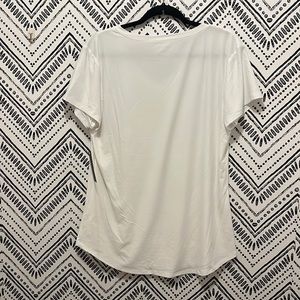 XL white v-neck t shirt